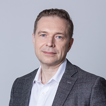 Антон Кушнер, генеральный директор платформы ПОНИМАЮ